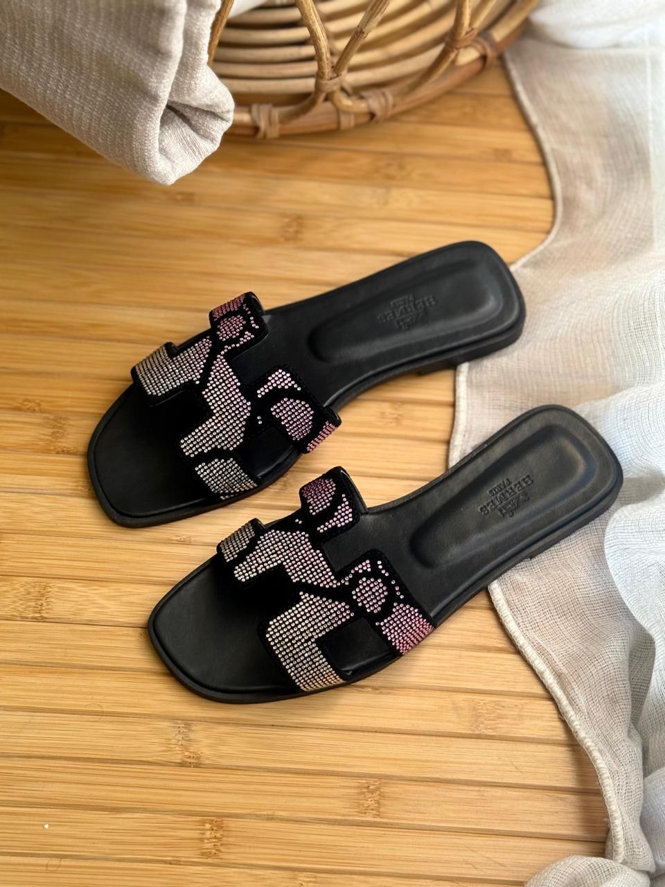 Ladies flats