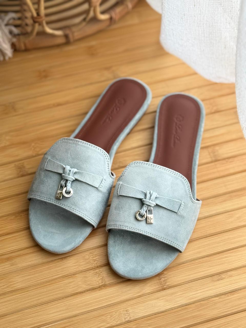 Ladies flats