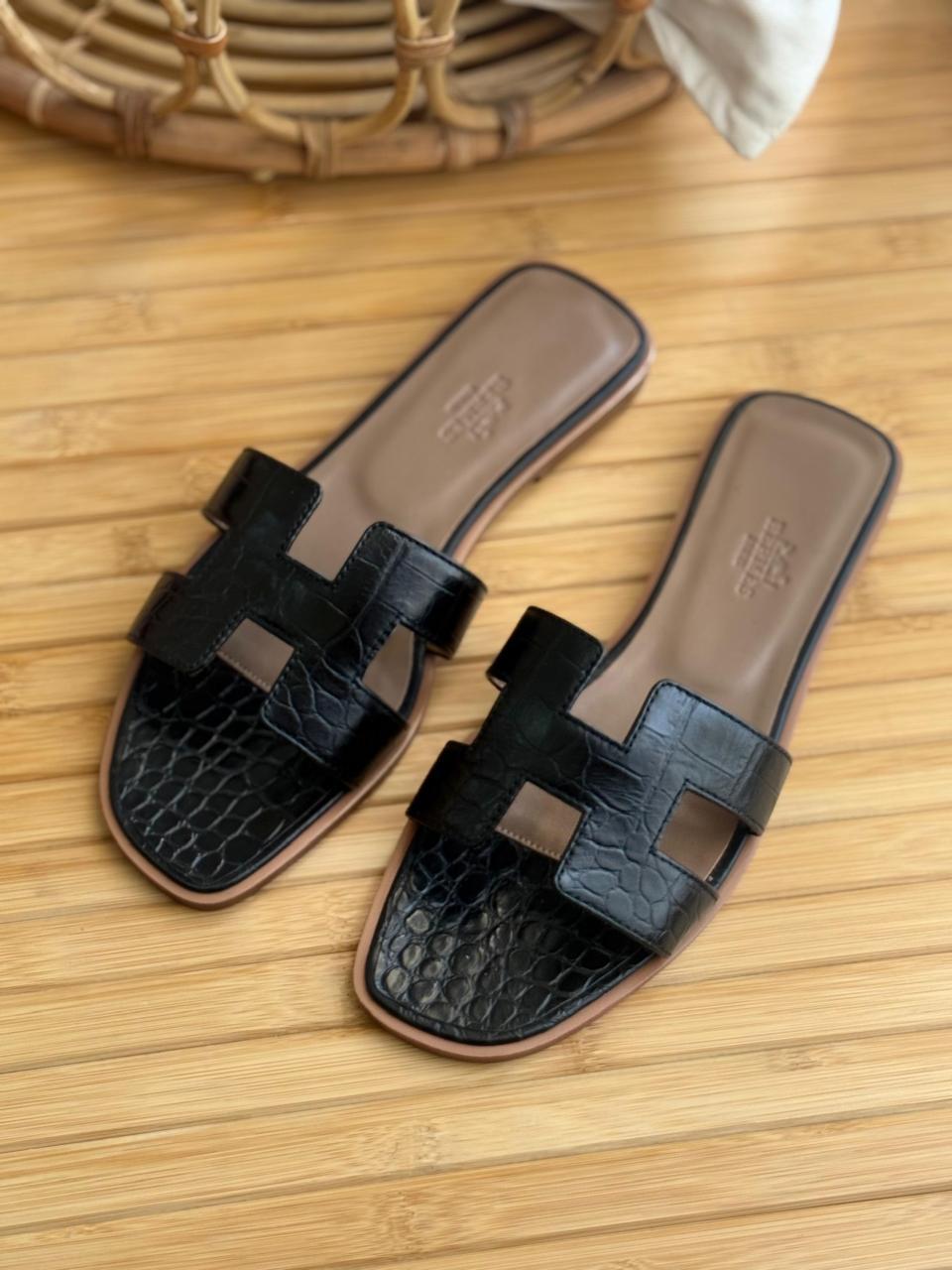 Ladies flats