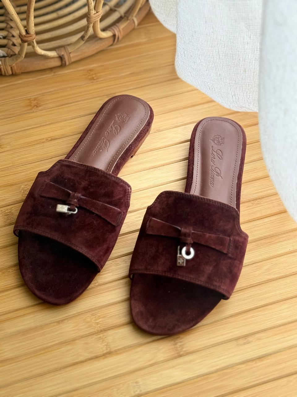 Ladies flats