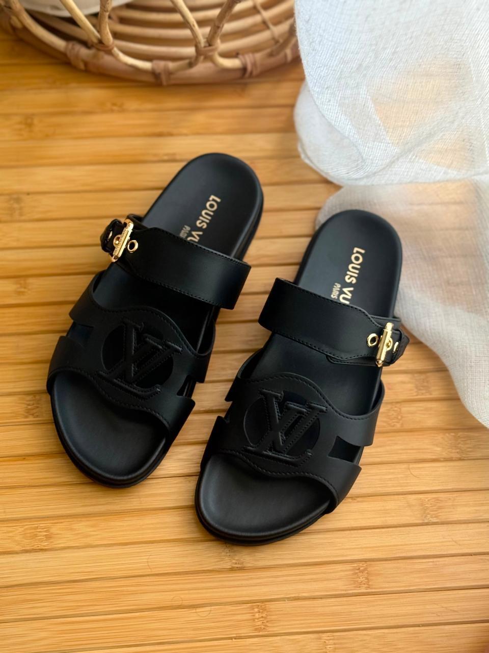 Ladies flats