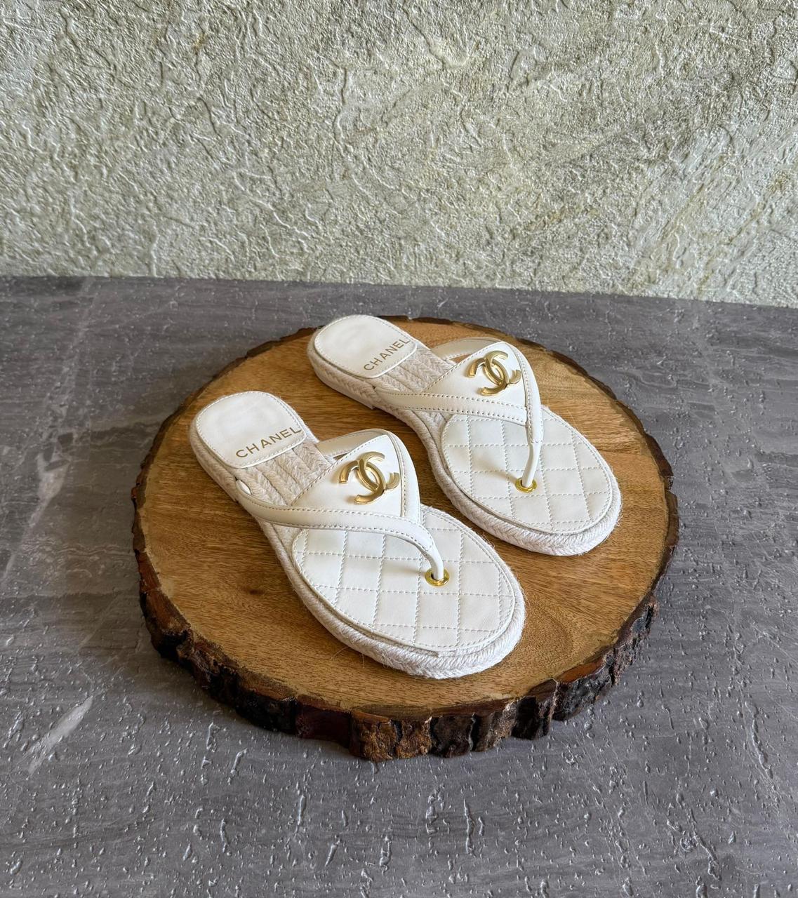 Ladies flats
