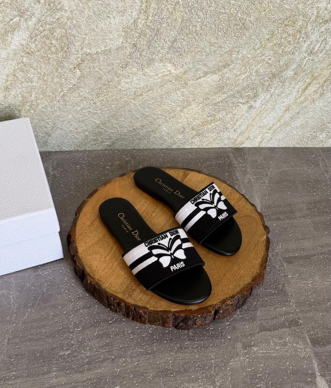 Ladies flats