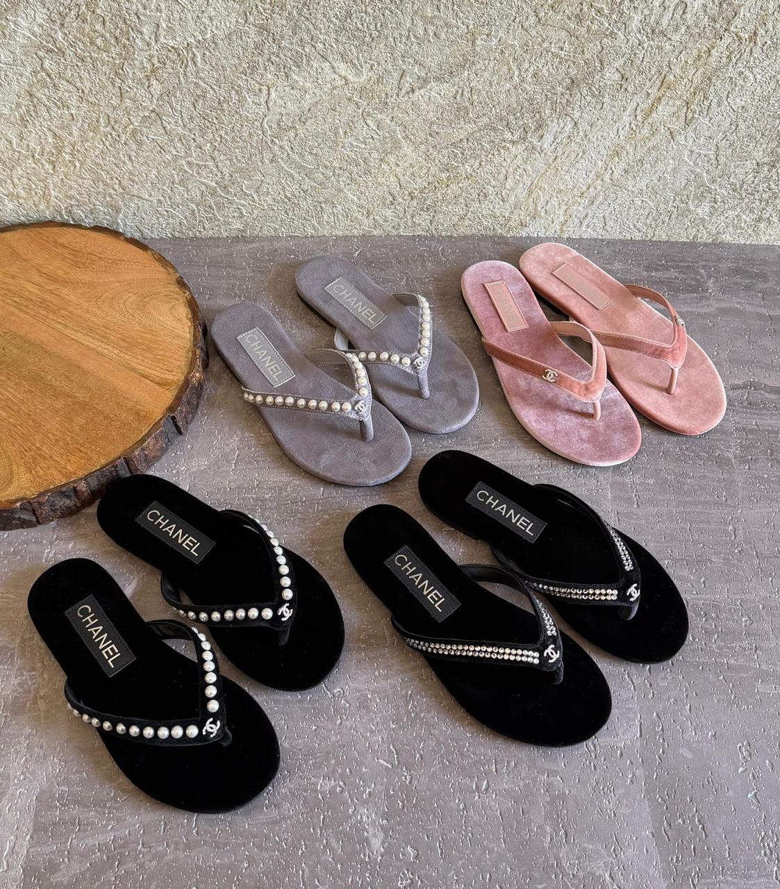 Ladies flats