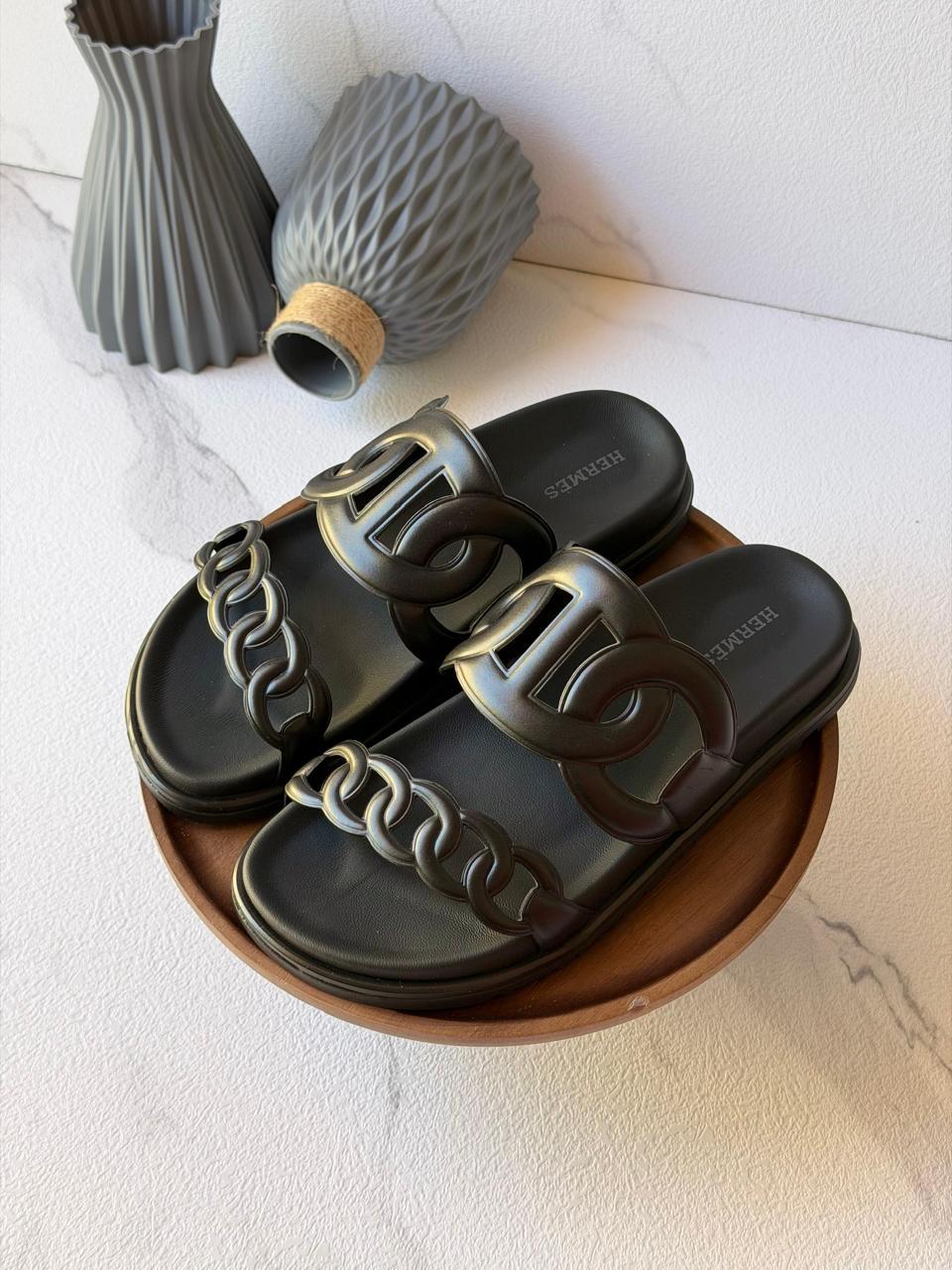 Ladies flats