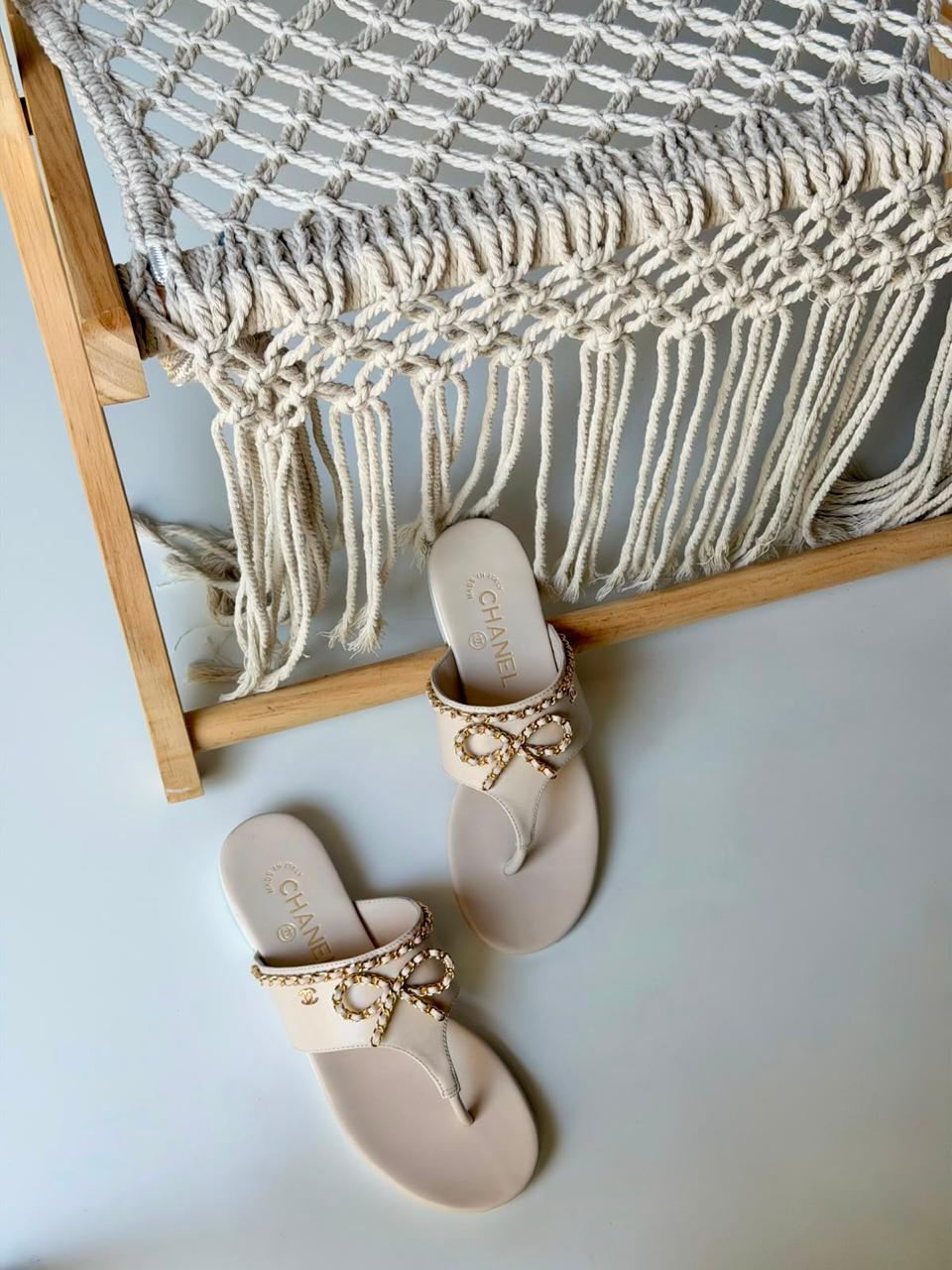 Ladies flats