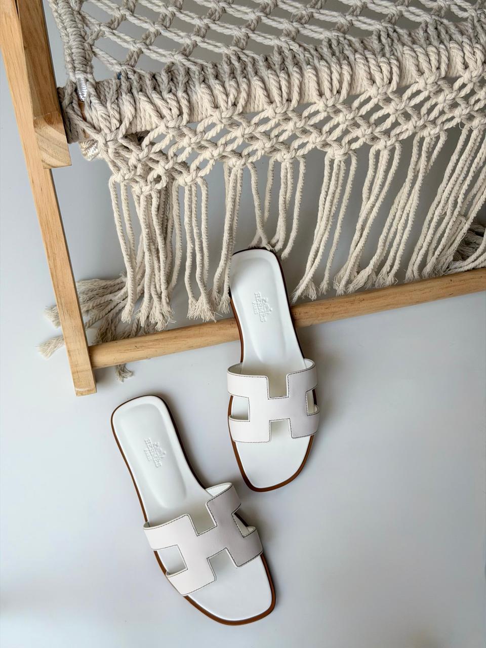 Ladies flats