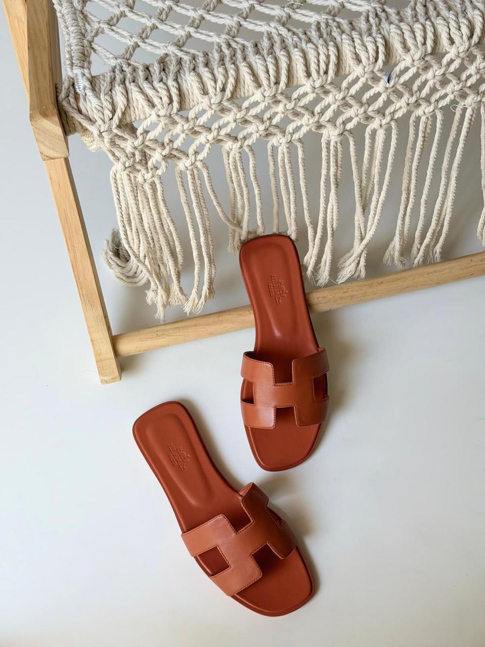 Ladies flats