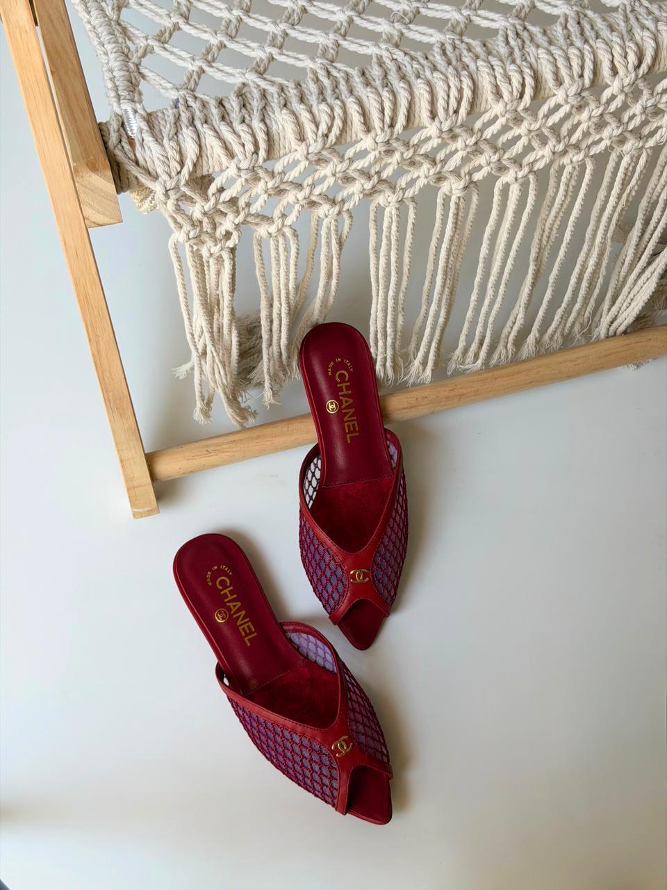 Ladies flats