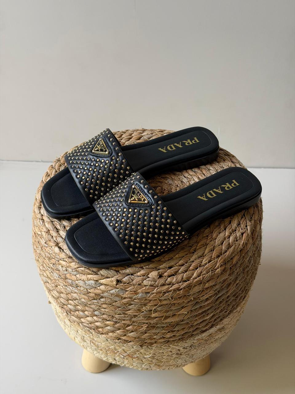 Ladies flats