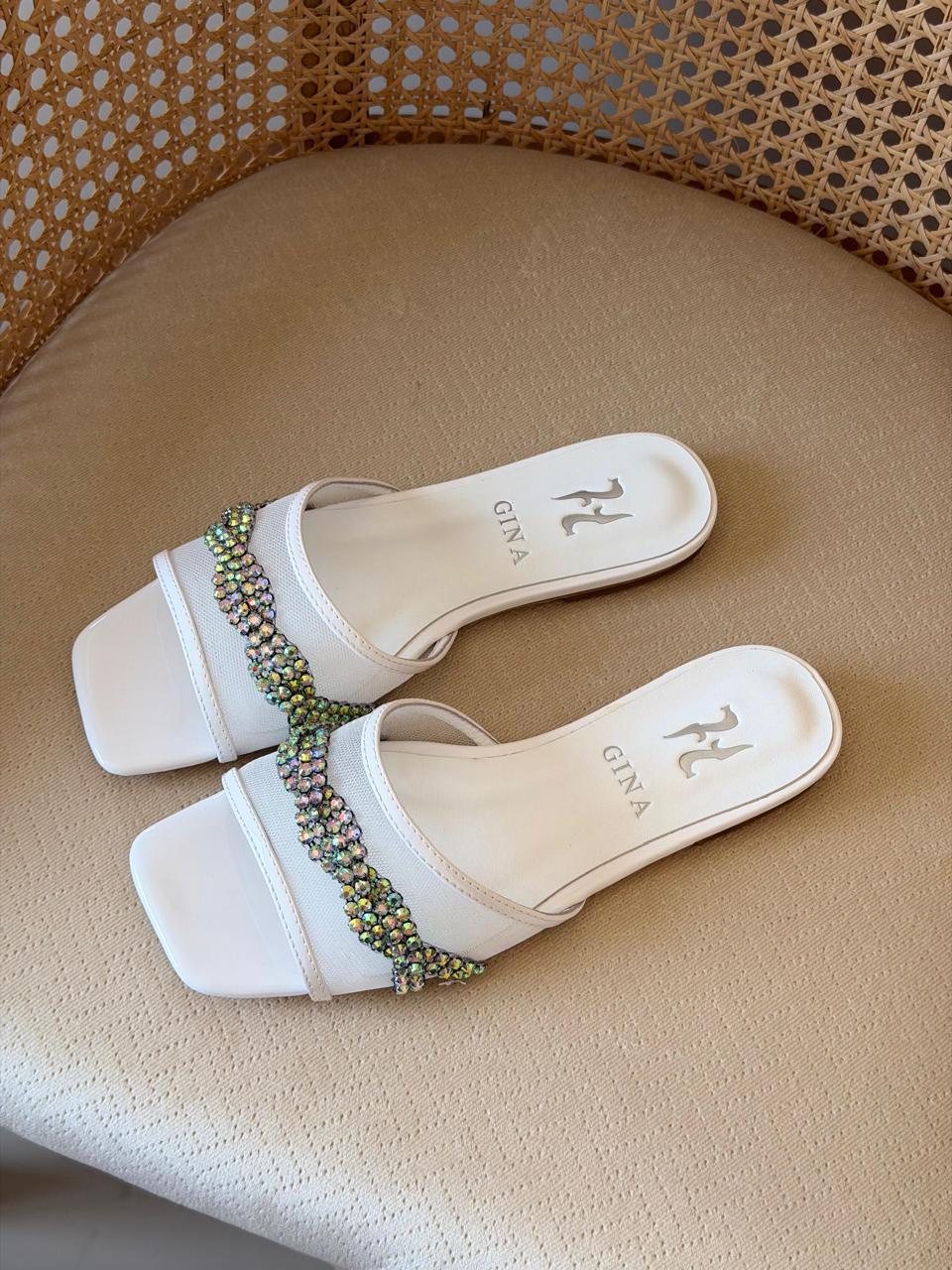 Ladies flats