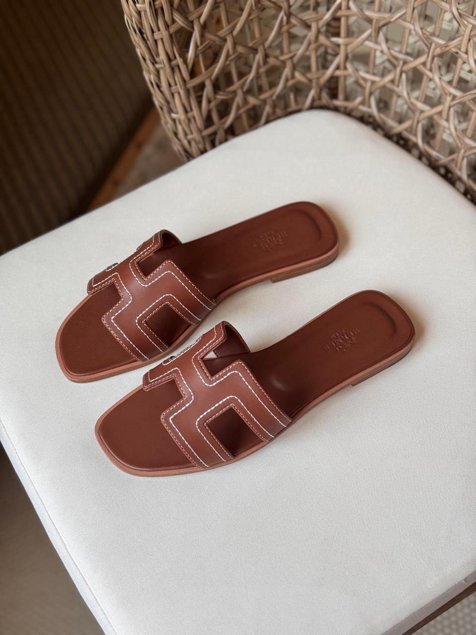 Ladies flats