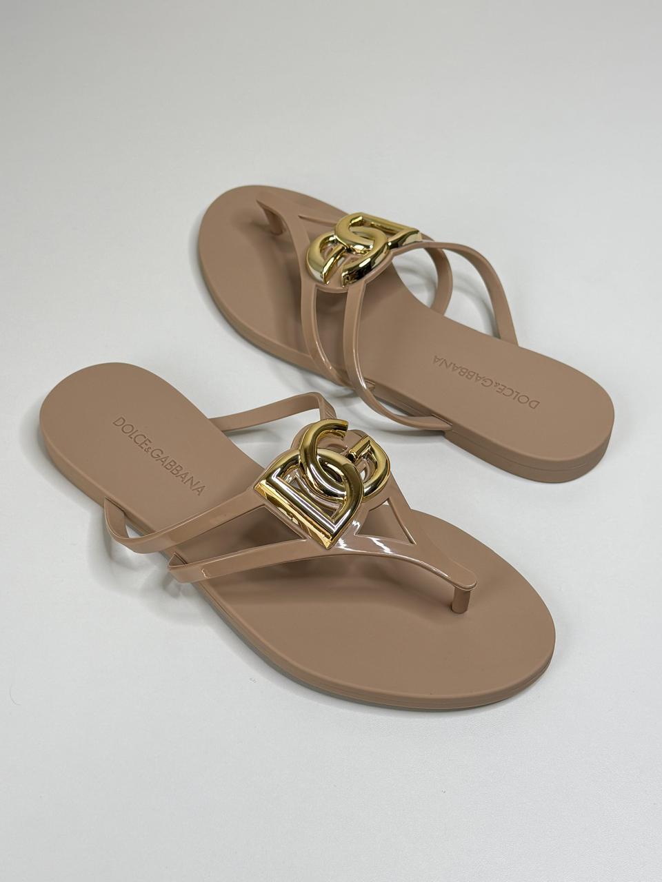 Ladies flats