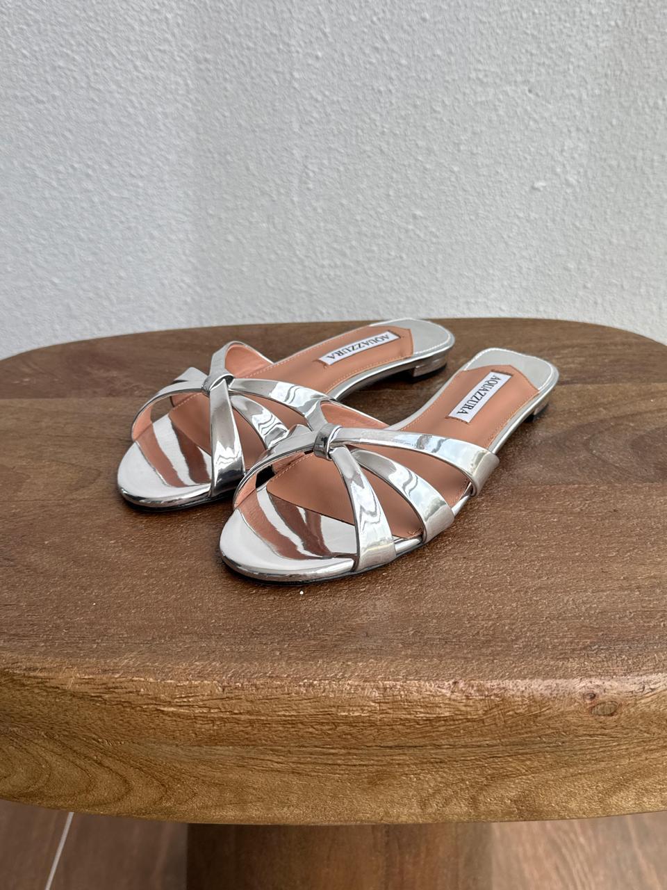 Ladies flats