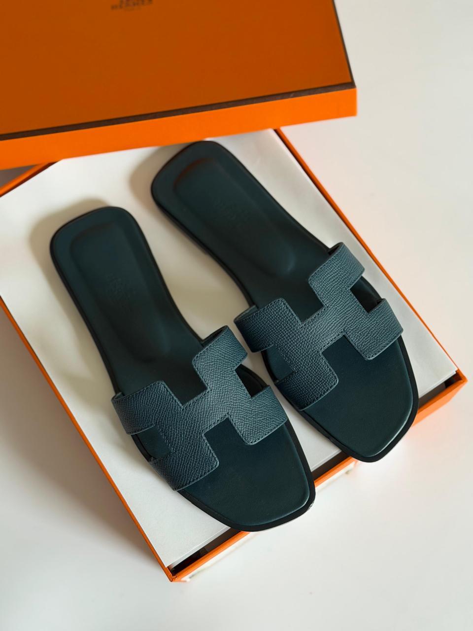 Ladies flats