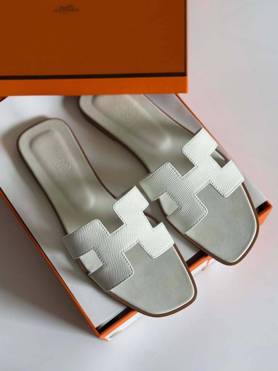 Ladies flats