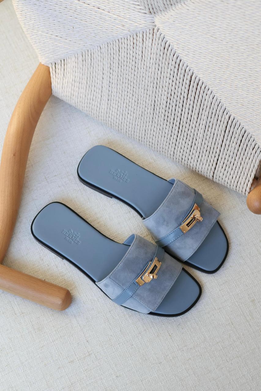 Ladies flats