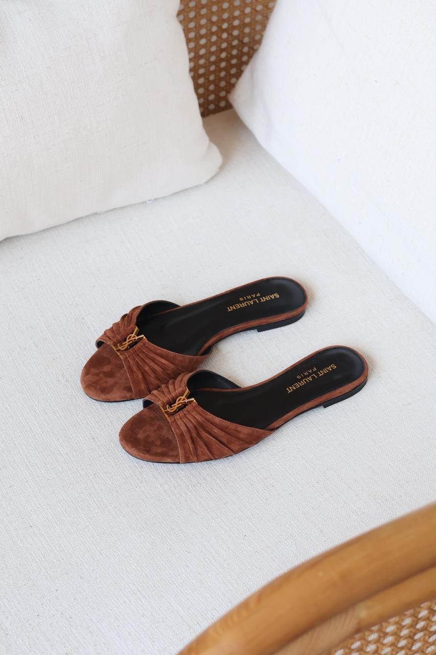 Ladies flats