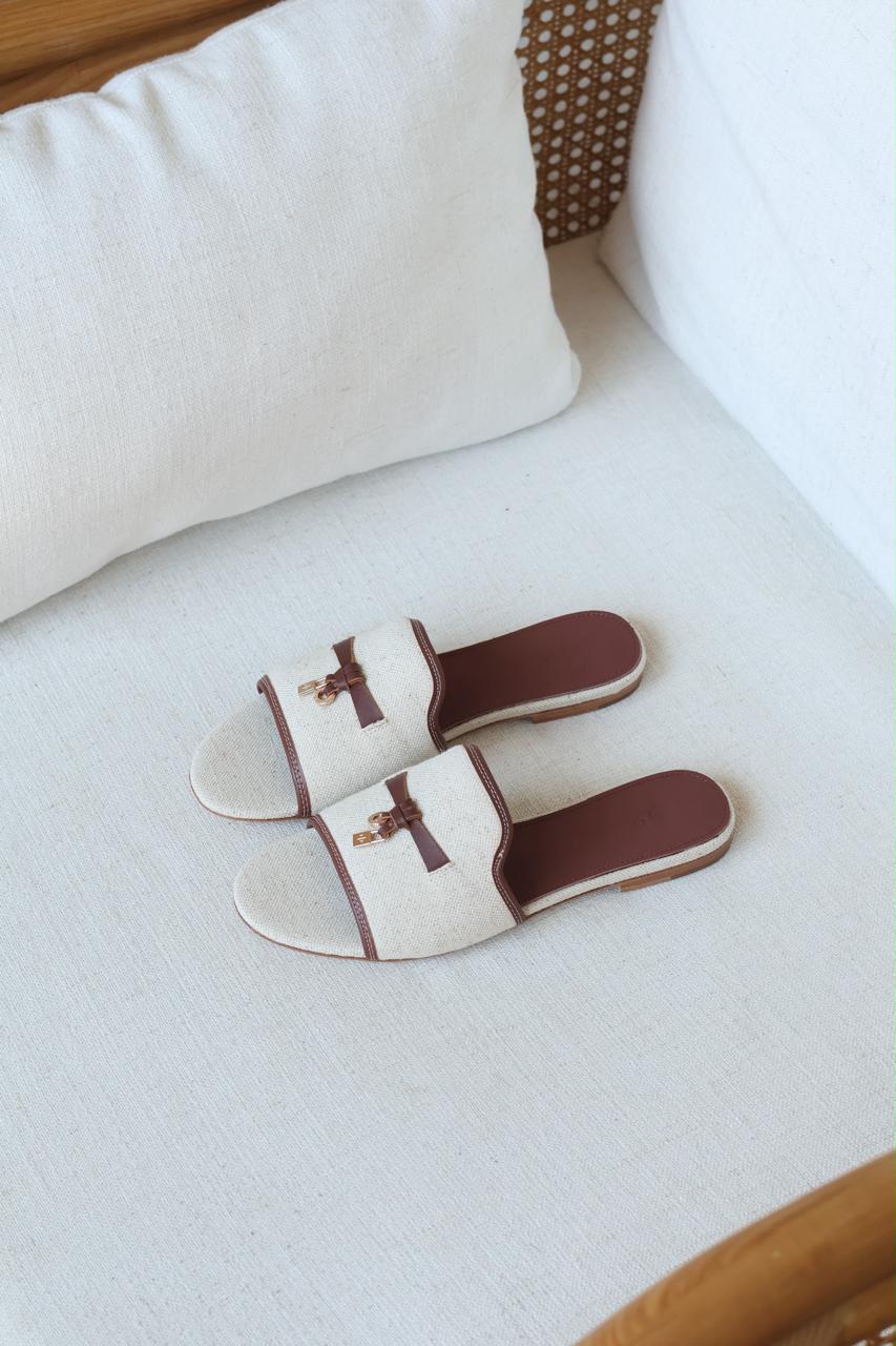 Ladies flats