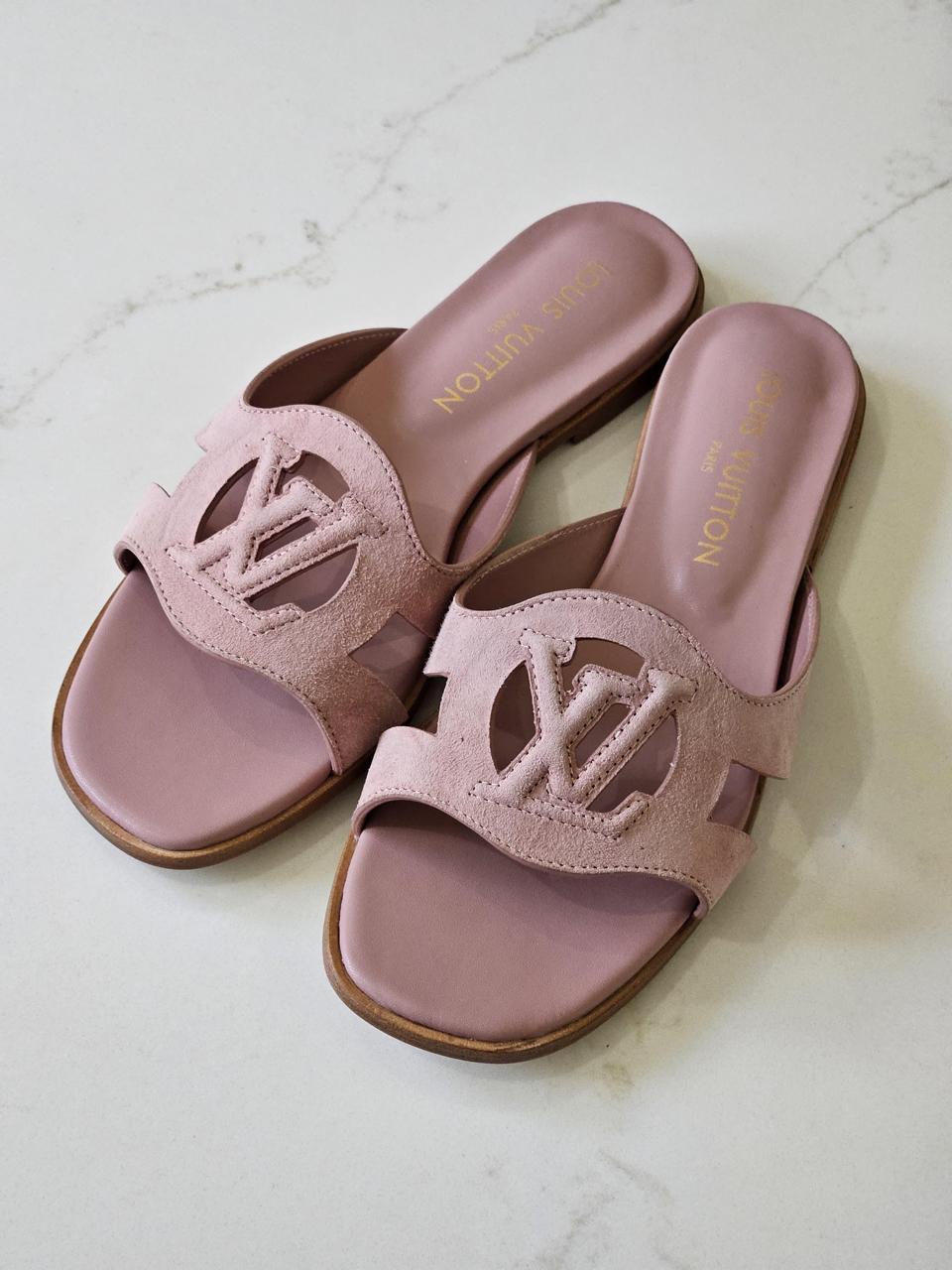 Ladies flats