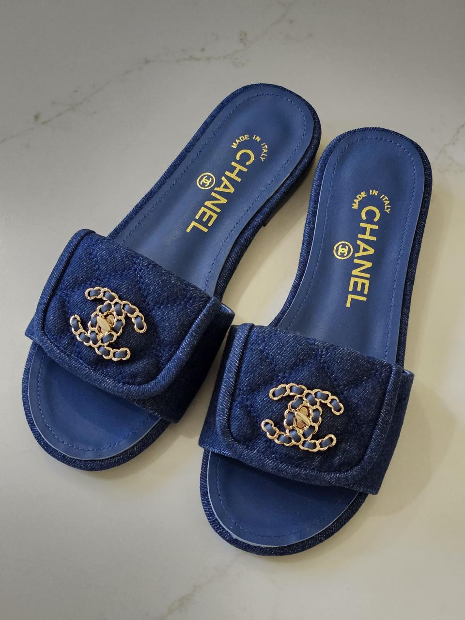 Ladies flats