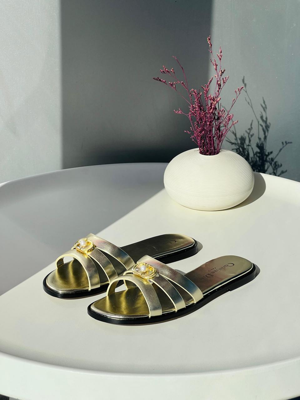 Ladies flats
