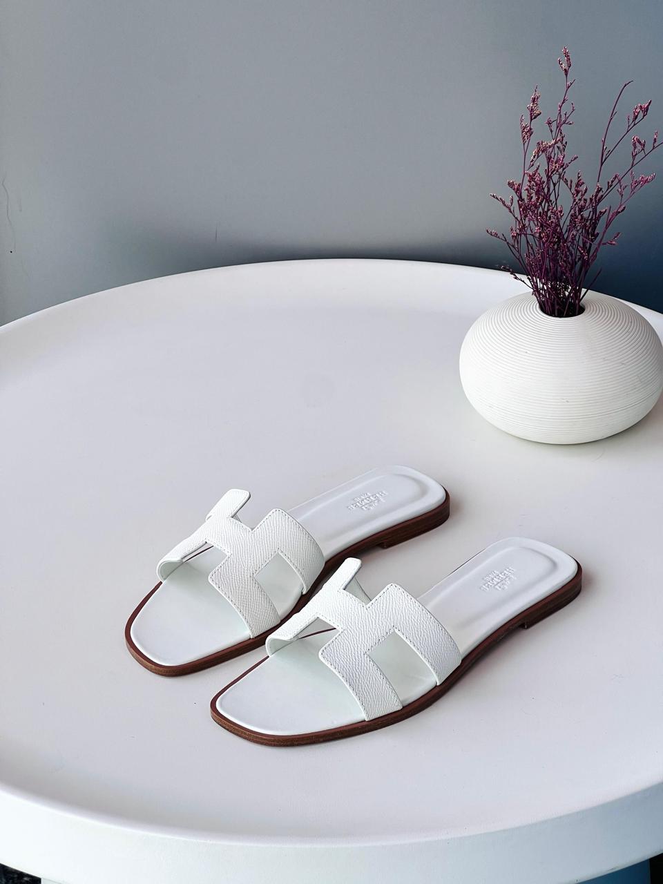 Ladies flats