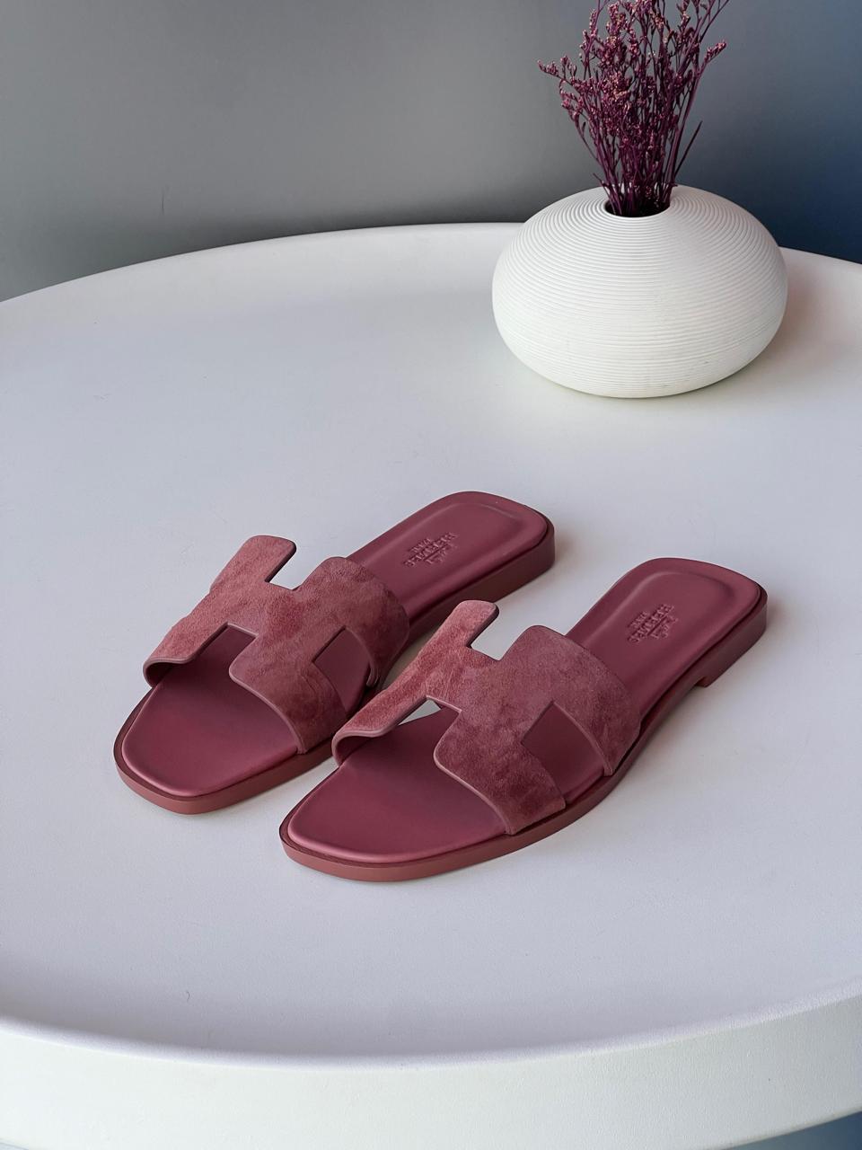 Ladies flats