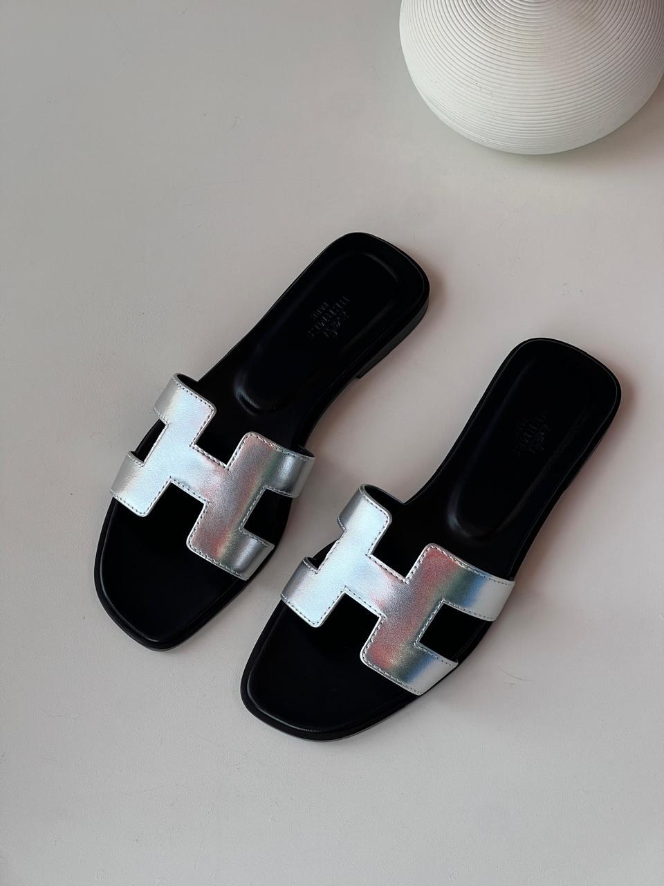 Ladies flats