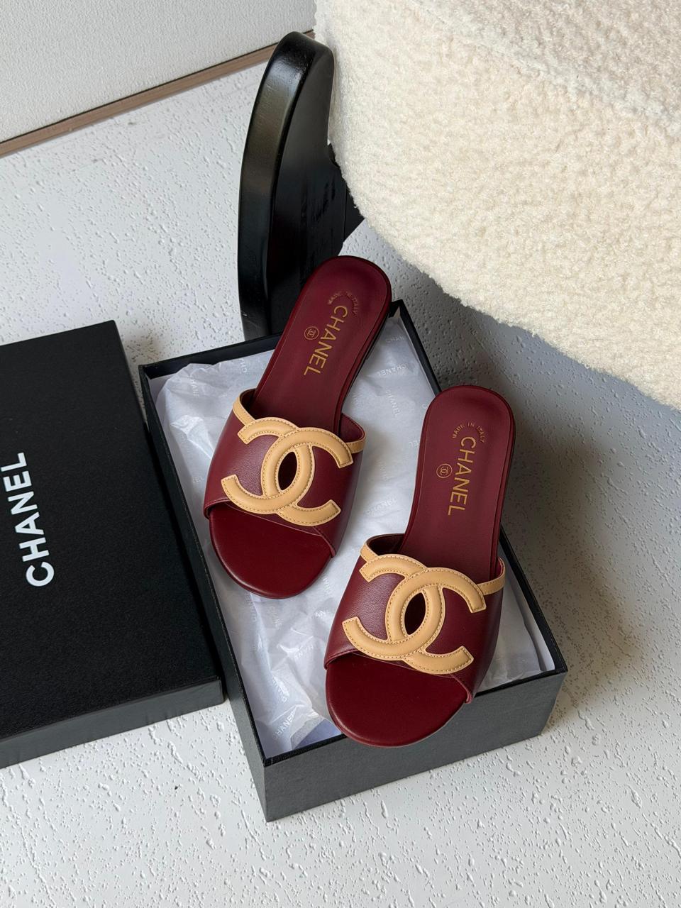 Ladies flats