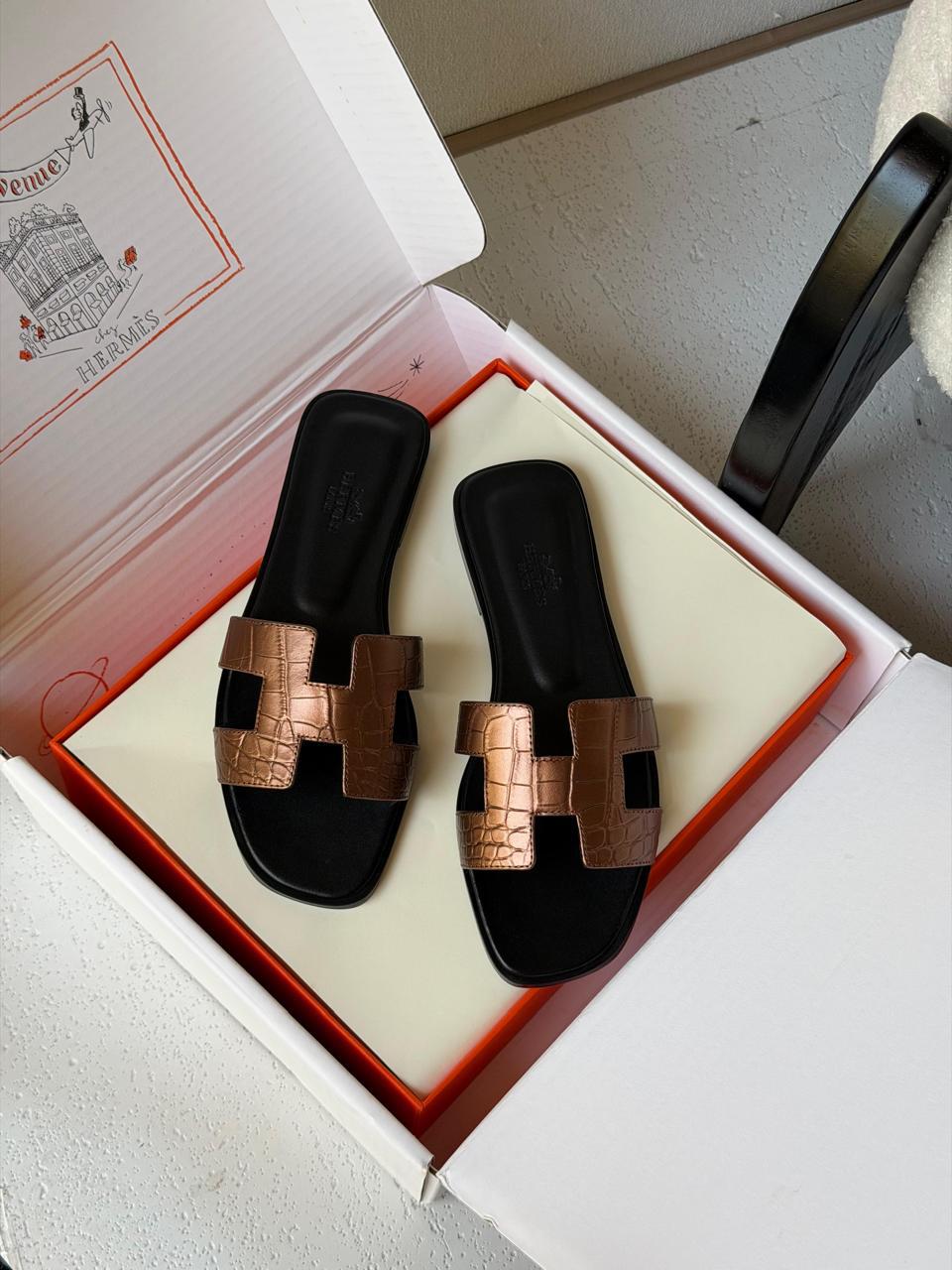 Ladies flats
