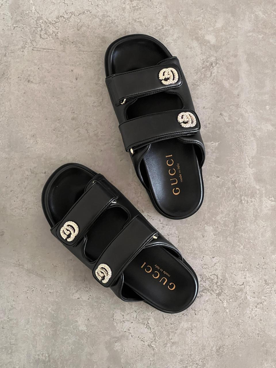 Ladies flats