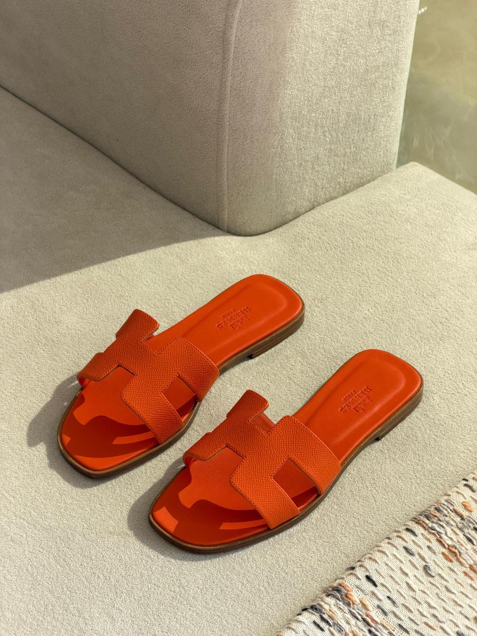 Ladies flats