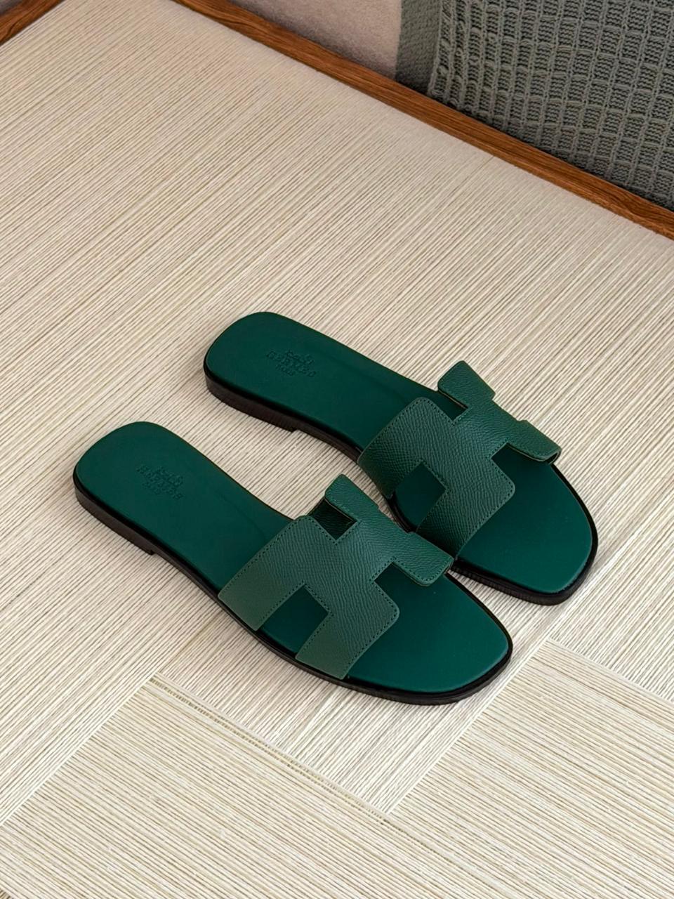 Ladies flats
