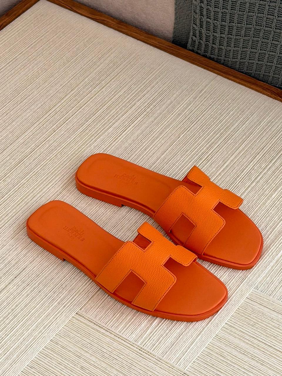 Ladies flats