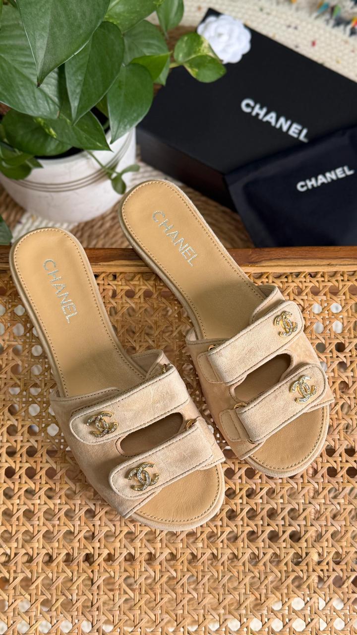 Ladies flats