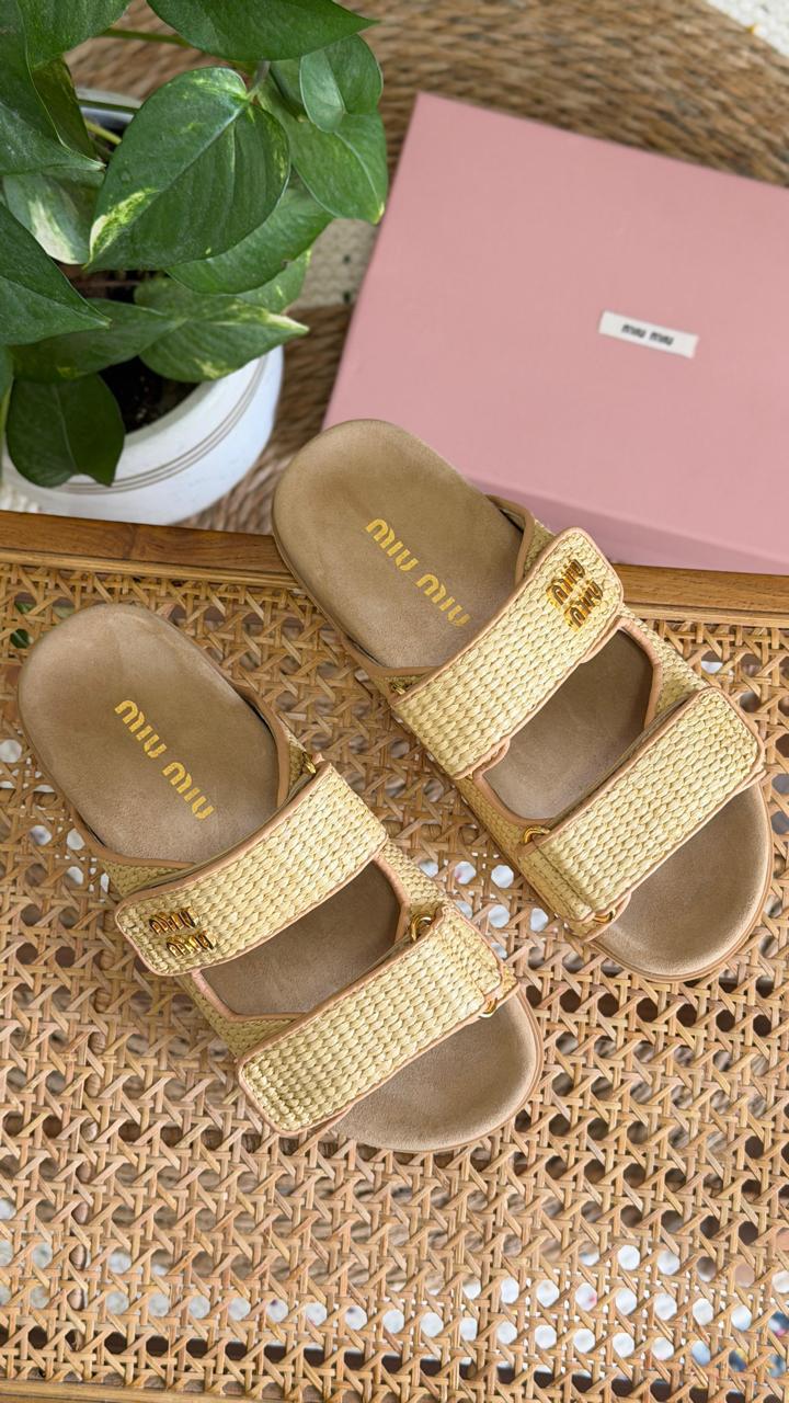 Ladies flats