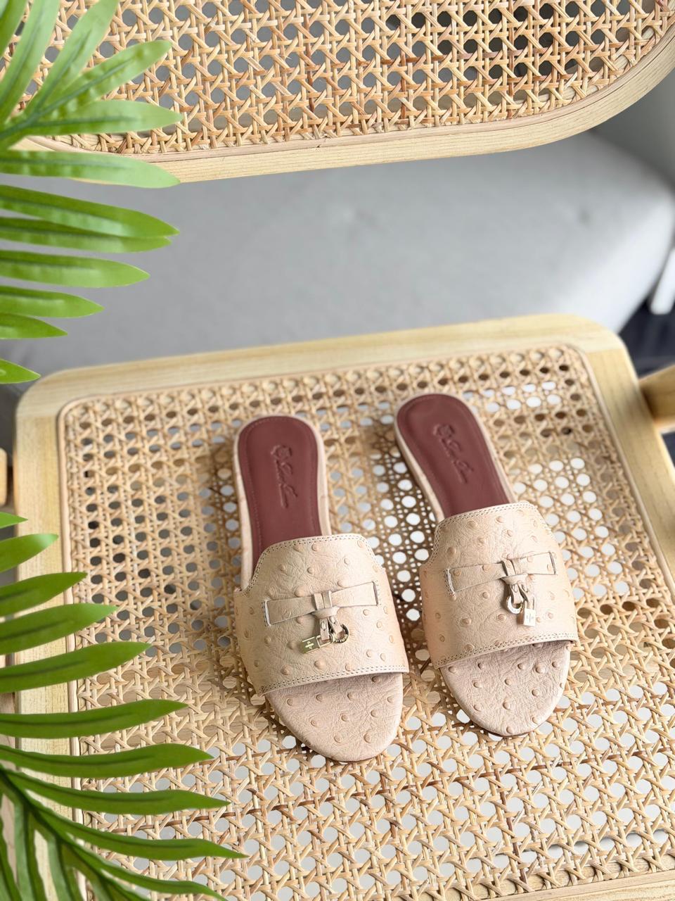 Ladies flats
