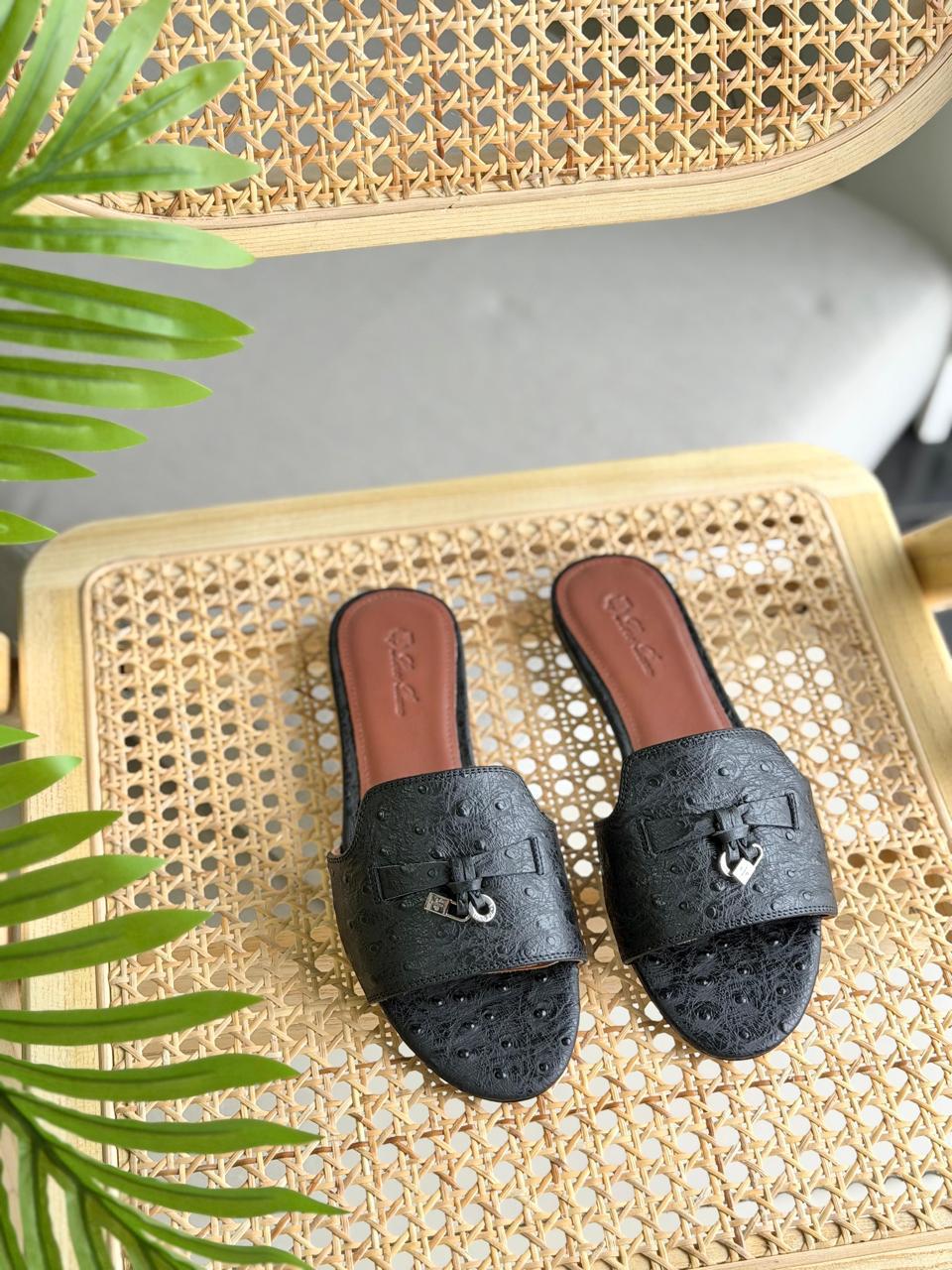 Ladies flats