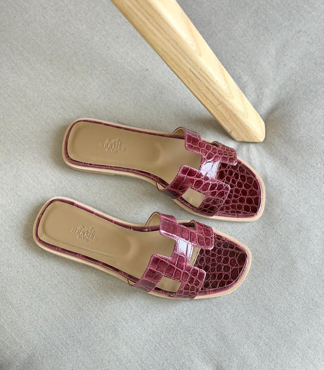 Ladies flats