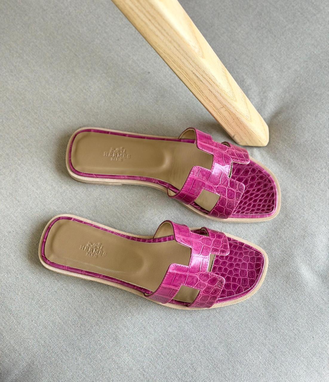 Ladies flats
