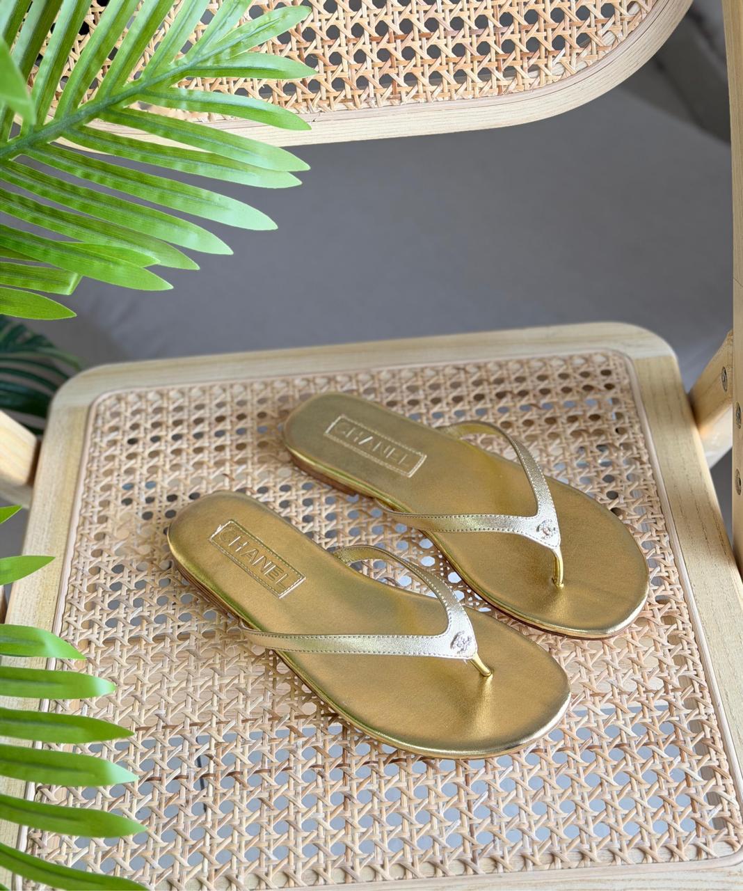 Ladies flats