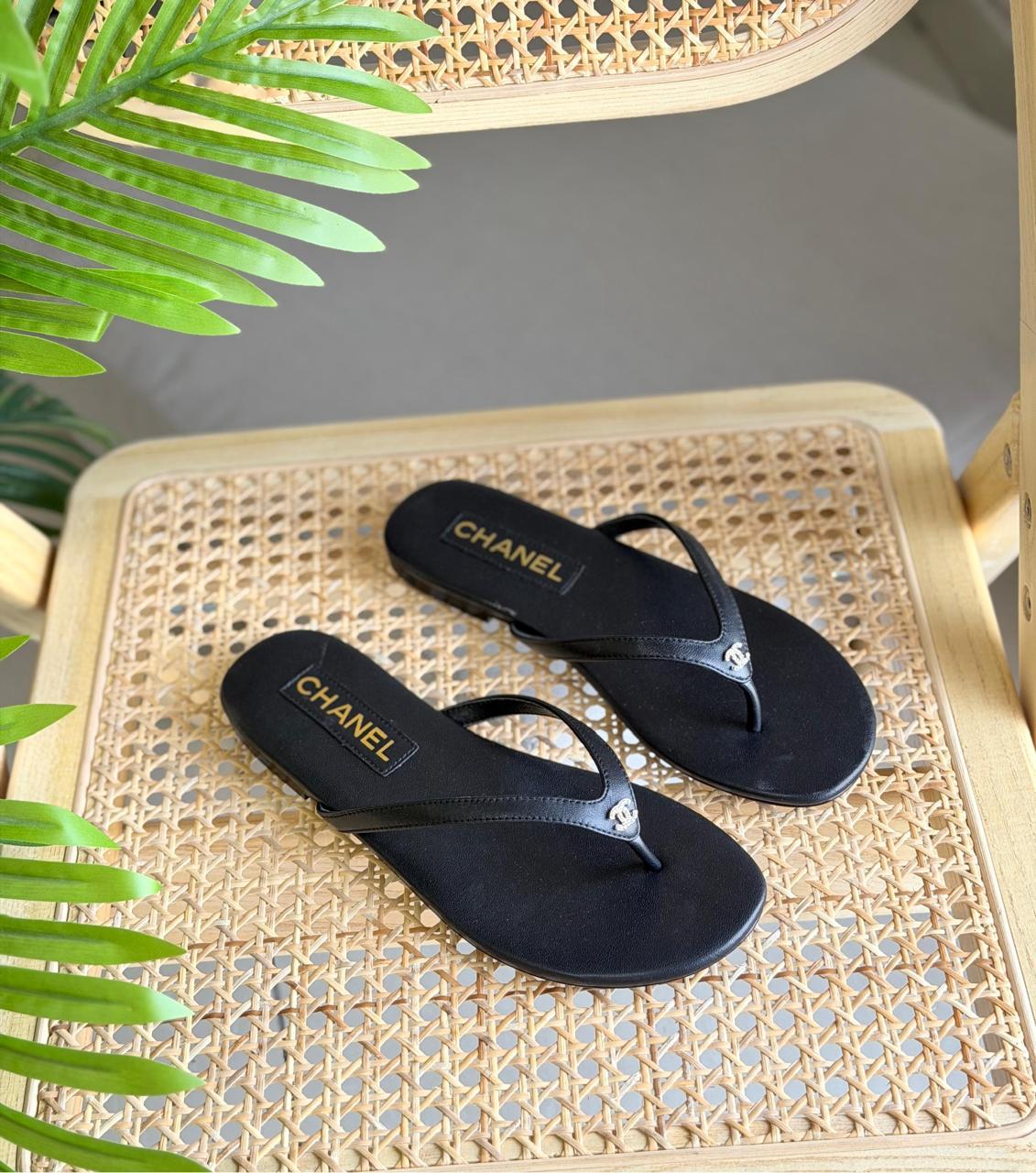 Ladies flats