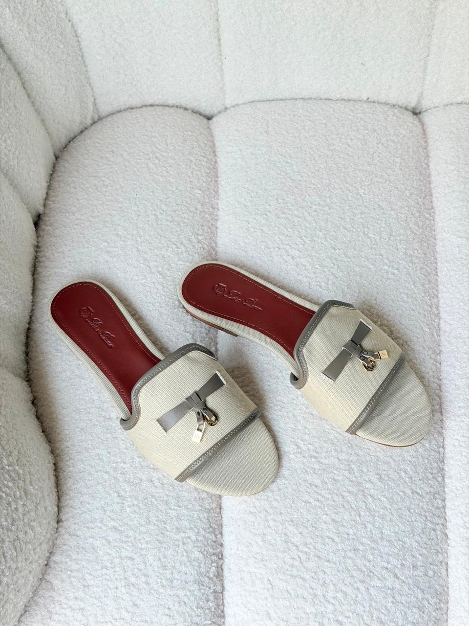 Ladies flats