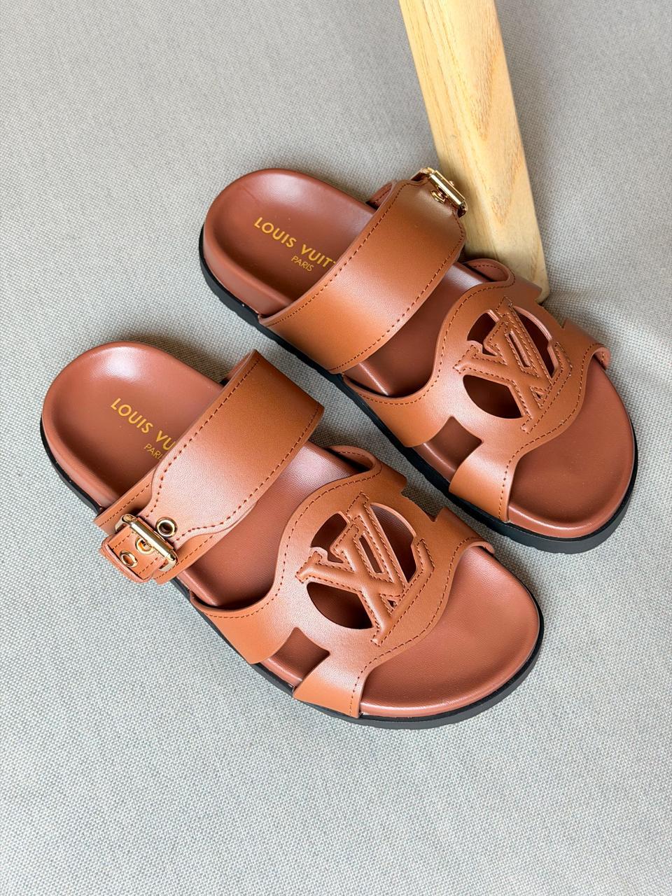 Ladies flats