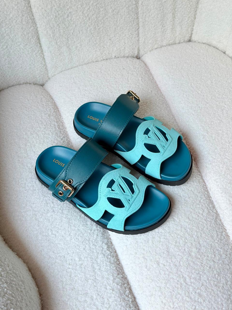 Ladies flats