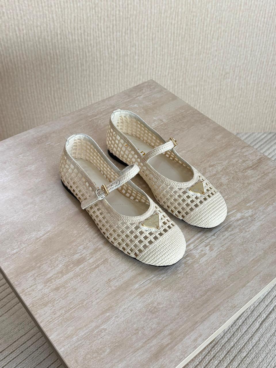 Ladies  shoes