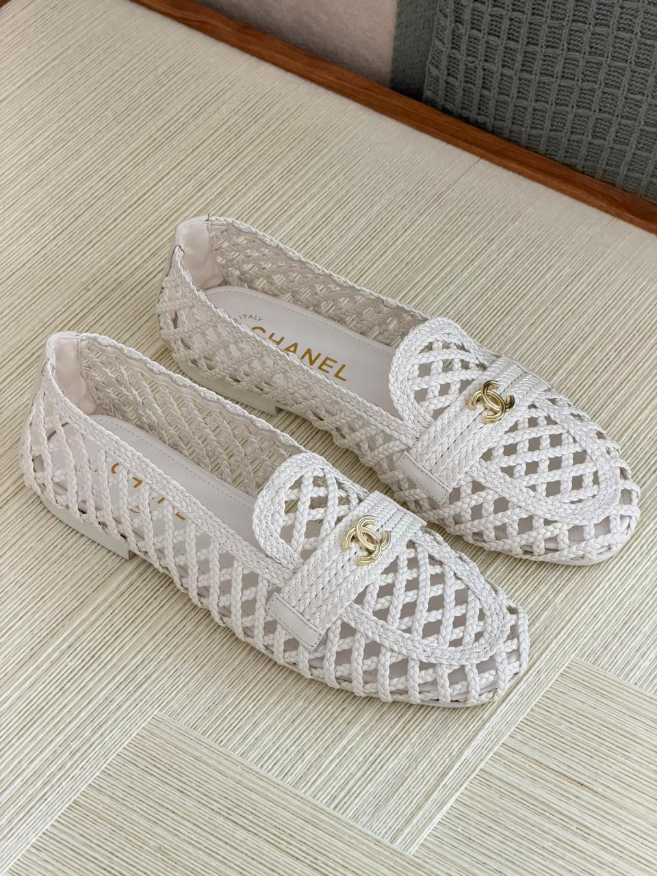 Ladies  shoes