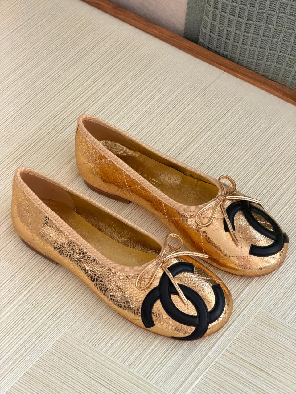 Ladies  shoes