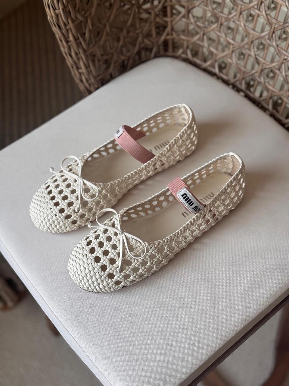 Ladies  shoes